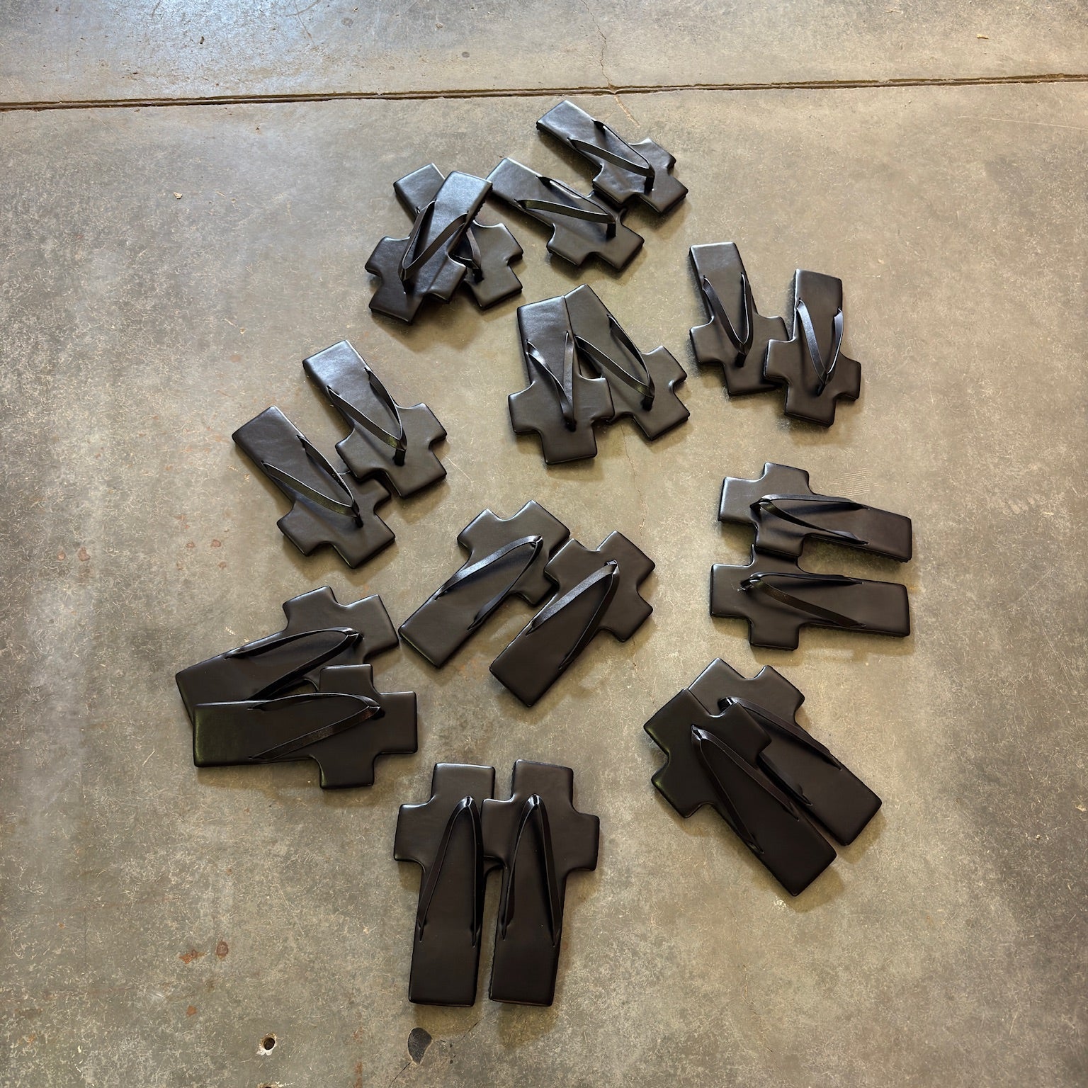 cross flops - signature flip flop design